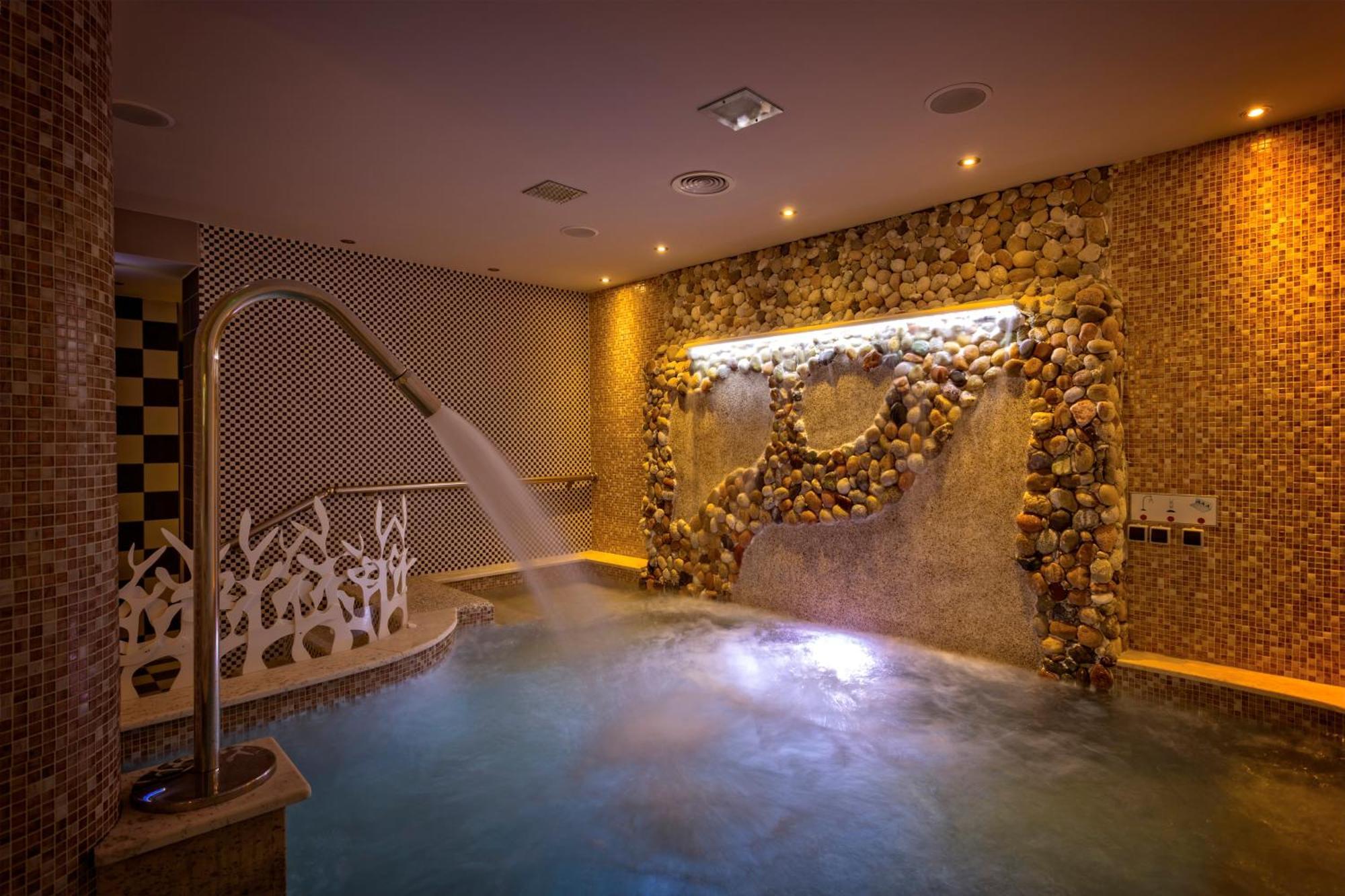 Lagomandra Hotel And Spa 외부 사진
